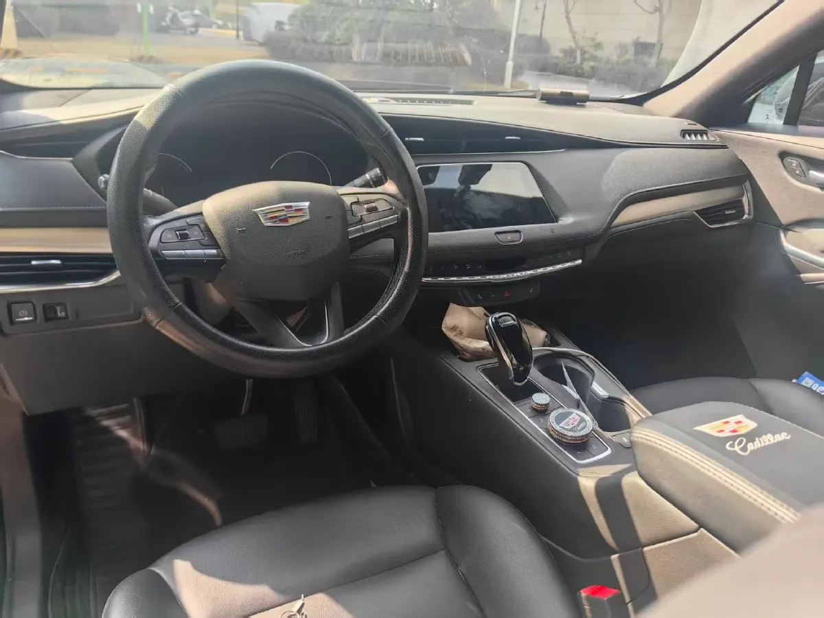 2021 Cadillac XT4 2.0T 237HP L4 9AT,autocango,china used car exporter,china ev exporter,chinese used car exporter,chinese used ev exporter