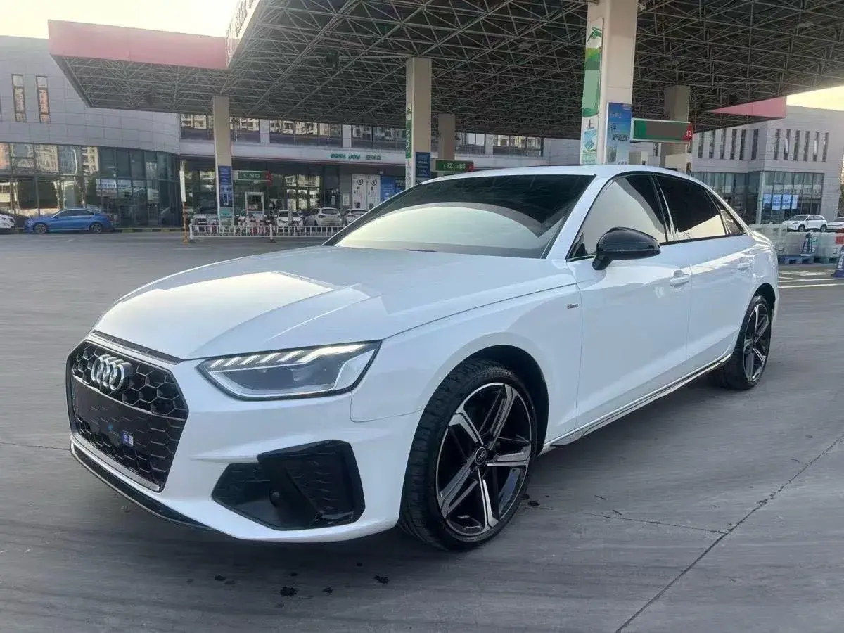2023 Audi A4L 2.0T 190HP L4 7DCT