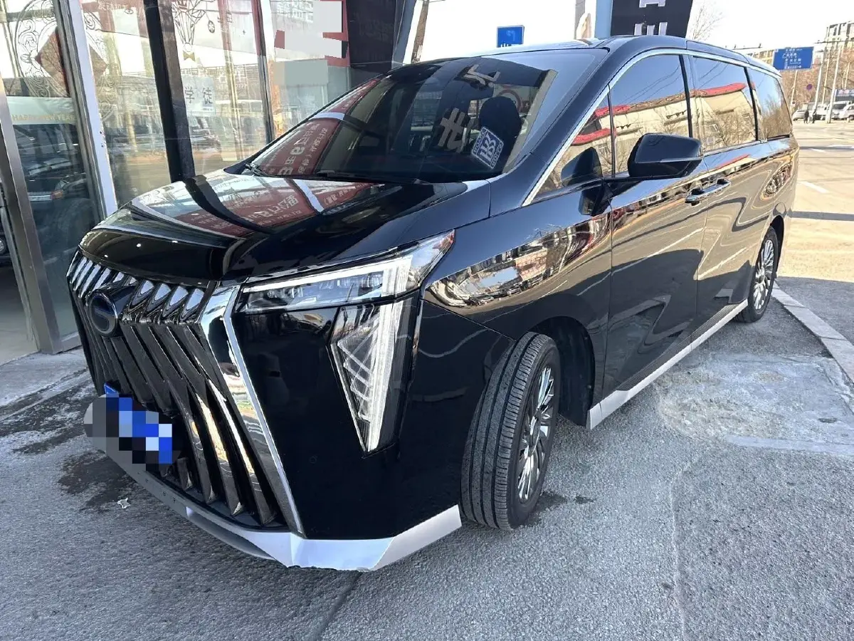 2023 GAC Trumpchi M8 2.0T 190HP L4 E-CVT Hybrid