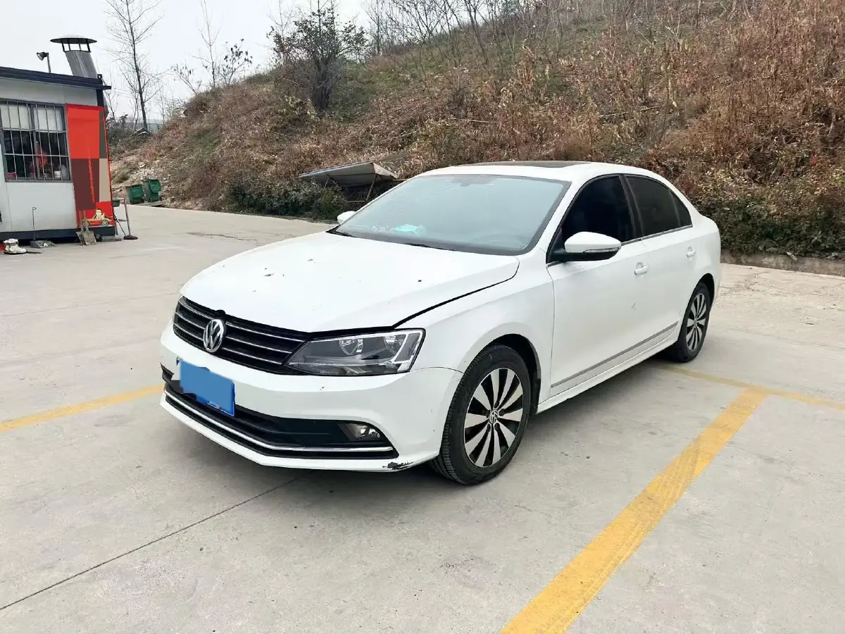 2018 Volkswagen Sagitar 1.2T 110HP L4 7DCT