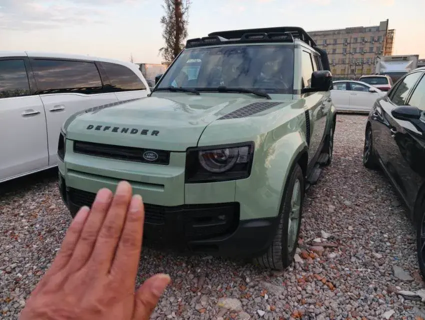 2023 Land Rover Defender 3.0T 400HP L6 8AT