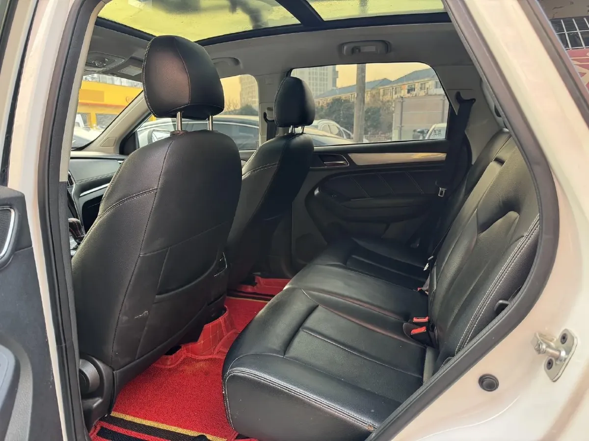 2020 Roewe i6 1.5T 169HP L4 7DCT,autocango,china used car exporter,china ev exporter,chinese used car exporter,chinese used ev exporter