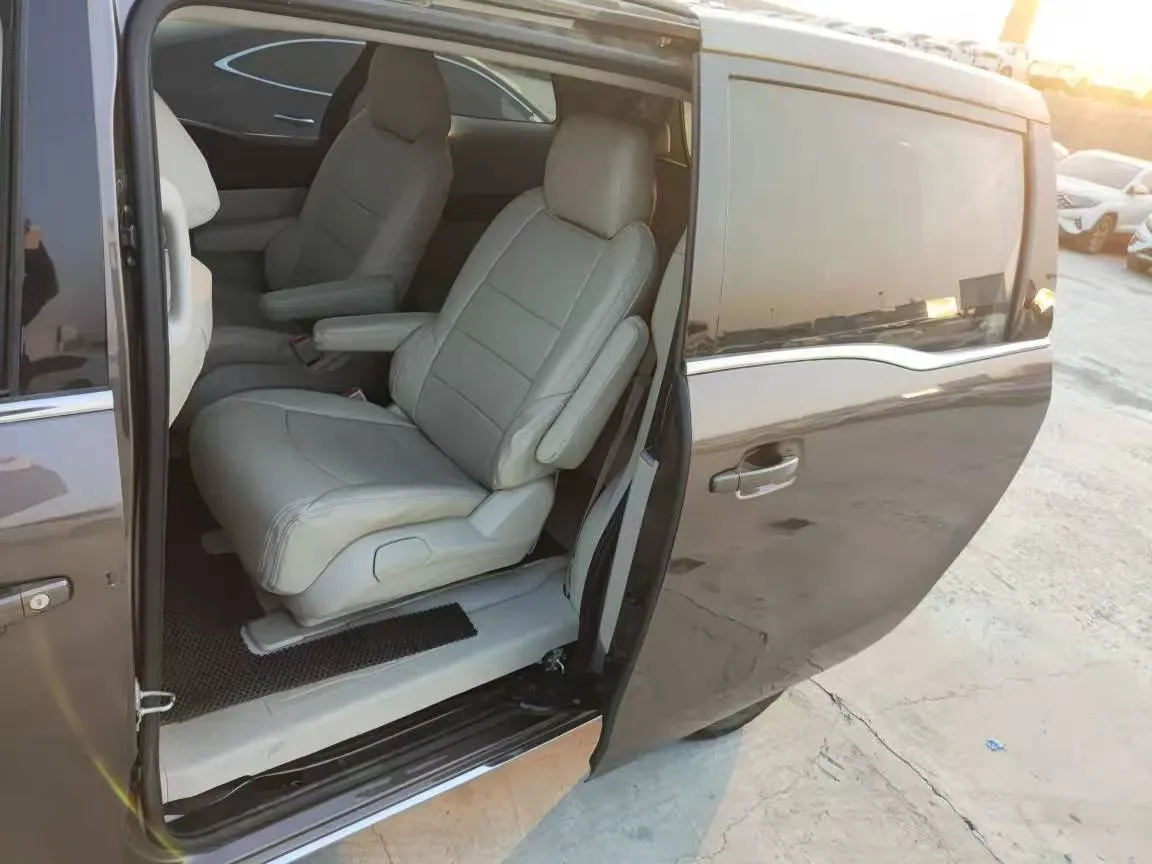 2023 Buick GL8 2.0T 237HP L4 9AT,autocango,china used car exporter,china ev exporter,chinese used car exporter,chinese used ev exporter