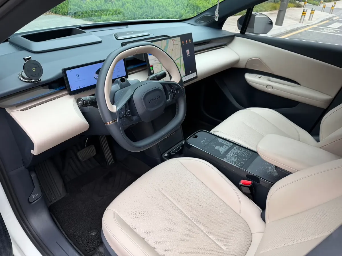 2025 Dongfeng Z9 2.0T 258HP L4 8AT,autocango,china used car exporter,china ev exporter,chinese used car exporter,chinese used ev exporter