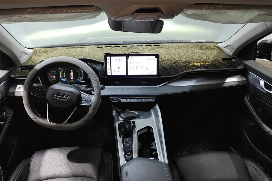 2023 Geely Preface 2.0T 190HP L4 7DCT,autocango,china used car exporter,china ev exporter,chinese used car exporter,chinese used ev exporter