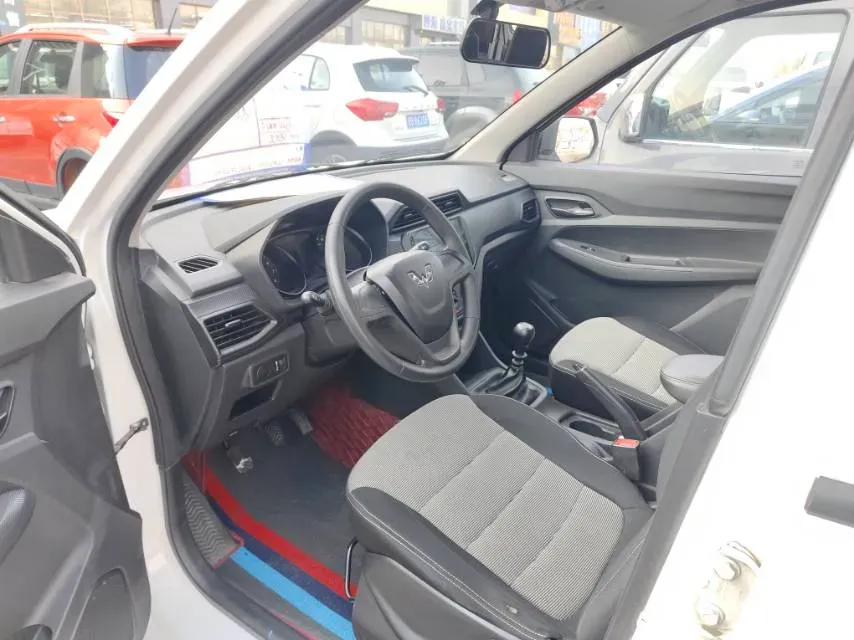 2019 WuLing HongGuang V 1.5L 99HP L4 6MT,autocango,china used car exporter,china ev exporter,chinese used car exporter,chinese used ev exporter