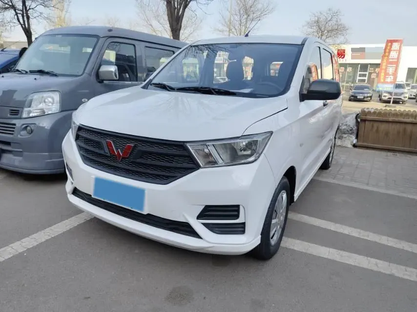 2019 WuLing HongGuang V 1.5L 99HP L4 6MT,autocango,china used car exporter,china ev exporter,chinese used car exporter,chinese used ev exporter