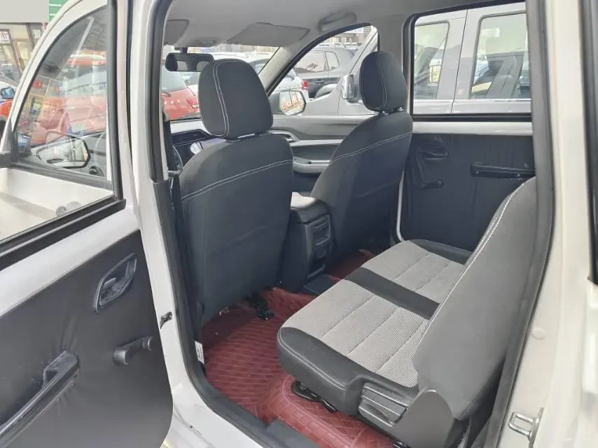 2019 WuLing HongGuang V 1.5L 99HP L4 6MT,autocango,china used car exporter,china ev exporter,chinese used car exporter,chinese used ev exporter