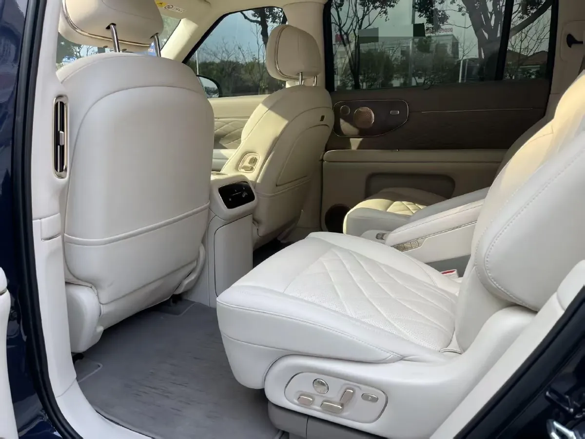 2026 IM LS9 REEV 155HP REEV,autocango,china used car exporter,china ev exporter,chinese used car exporter,chinese used ev exporter