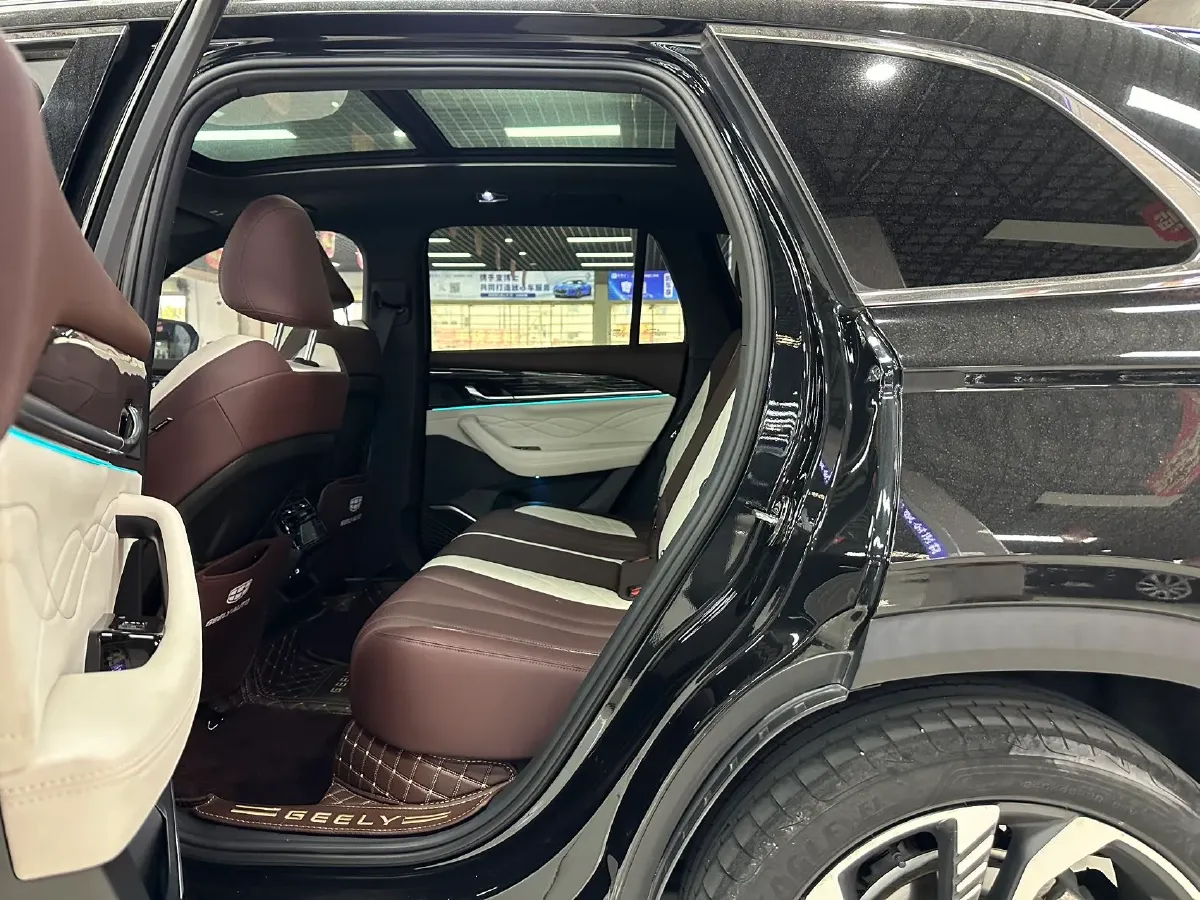 2021 Geely Monjaro 2.0T 218HP L4 7DCT,autocango,china used car exporter,china ev exporter,chinese used car exporter,chinese used ev exporter