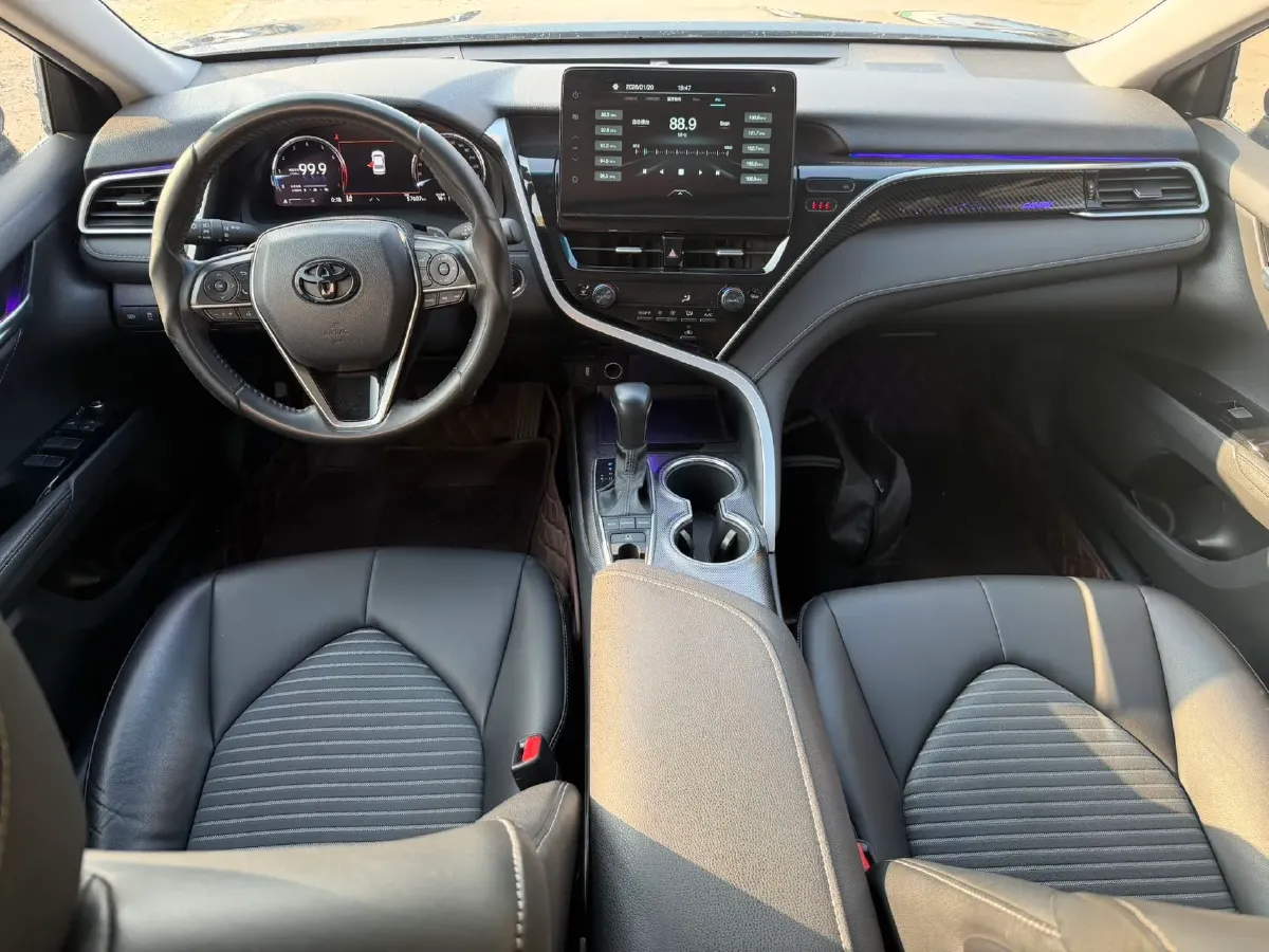 2022 Toyota Camry 2.5L 209HP L4 8AT,autocango,china used car exporter,china ev exporter,chinese used car exporter,chinese used ev exporter