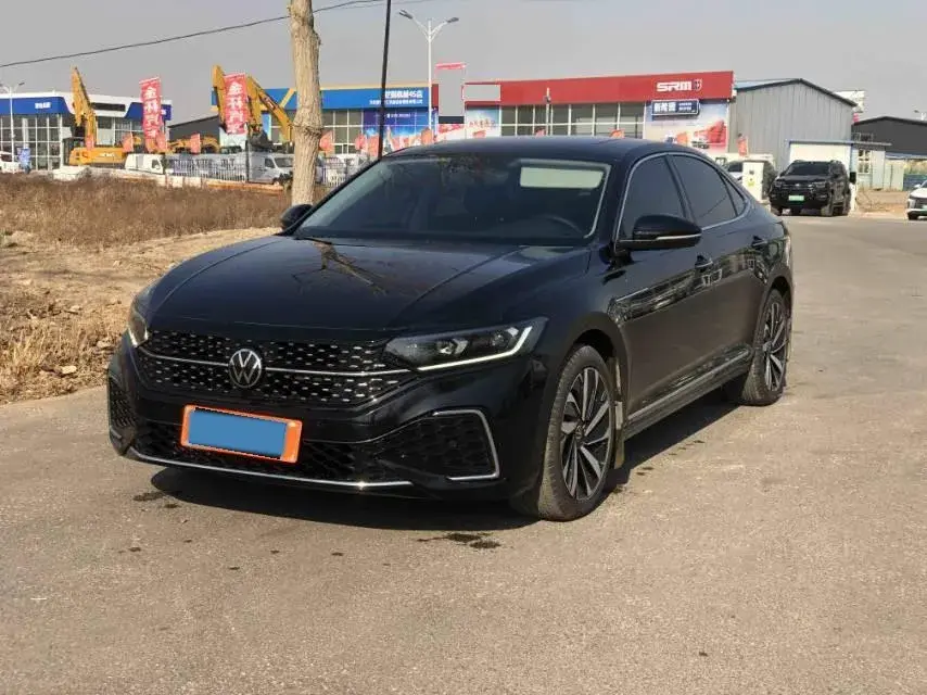 2023 Volkswagen Passat 2.0T 186HP L4 7DCT