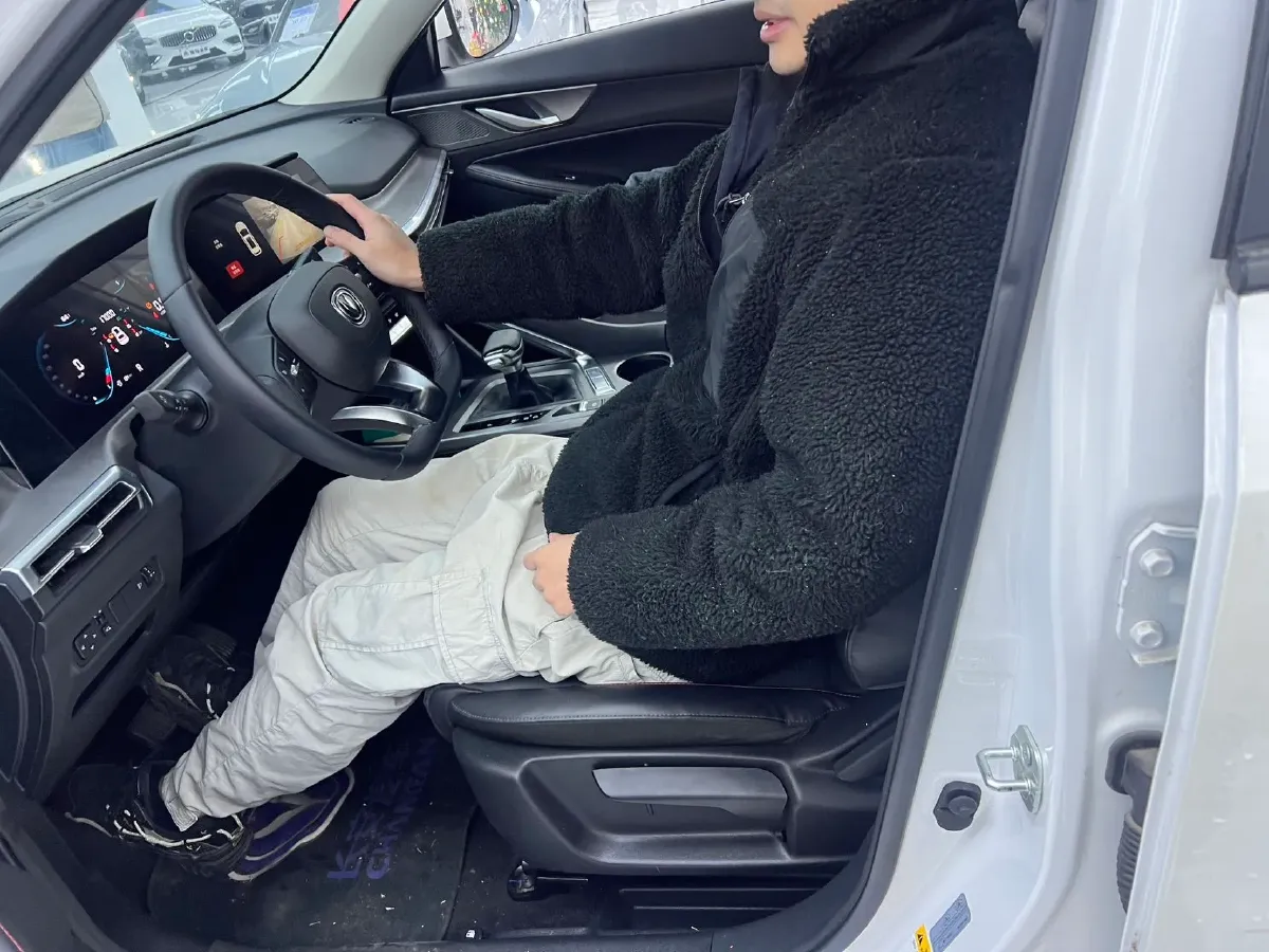 2021 ChangAn CS35 Plus 1.4T 160HP L4 7DCT,autocango,china used car exporter,china ev exporter,chinese used car exporter,chinese used ev exporter