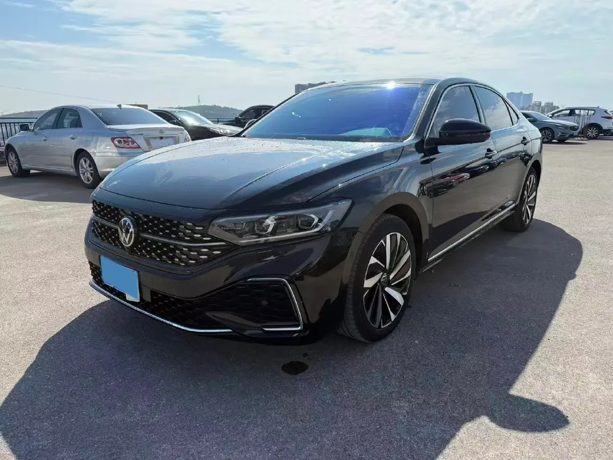 2026 Volkswagen Passat 2.0T 220HP L4 7DCT