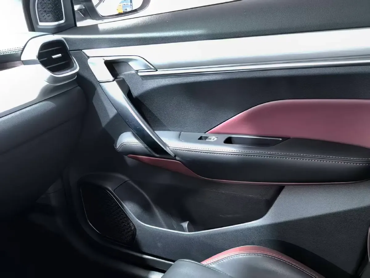 2021 Geely Coolray 1.4T 141HP L4 6DCT,autocango,china used car exporter,china ev exporter,chinese used car exporter,chinese used ev exporter