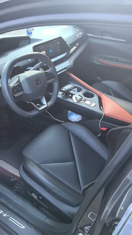 2022 ChangAn UNI-V 1.5T 188HP L4 7DCT,autocango,china used car exporter,china ev exporter,chinese used car exporter,chinese used ev exporter