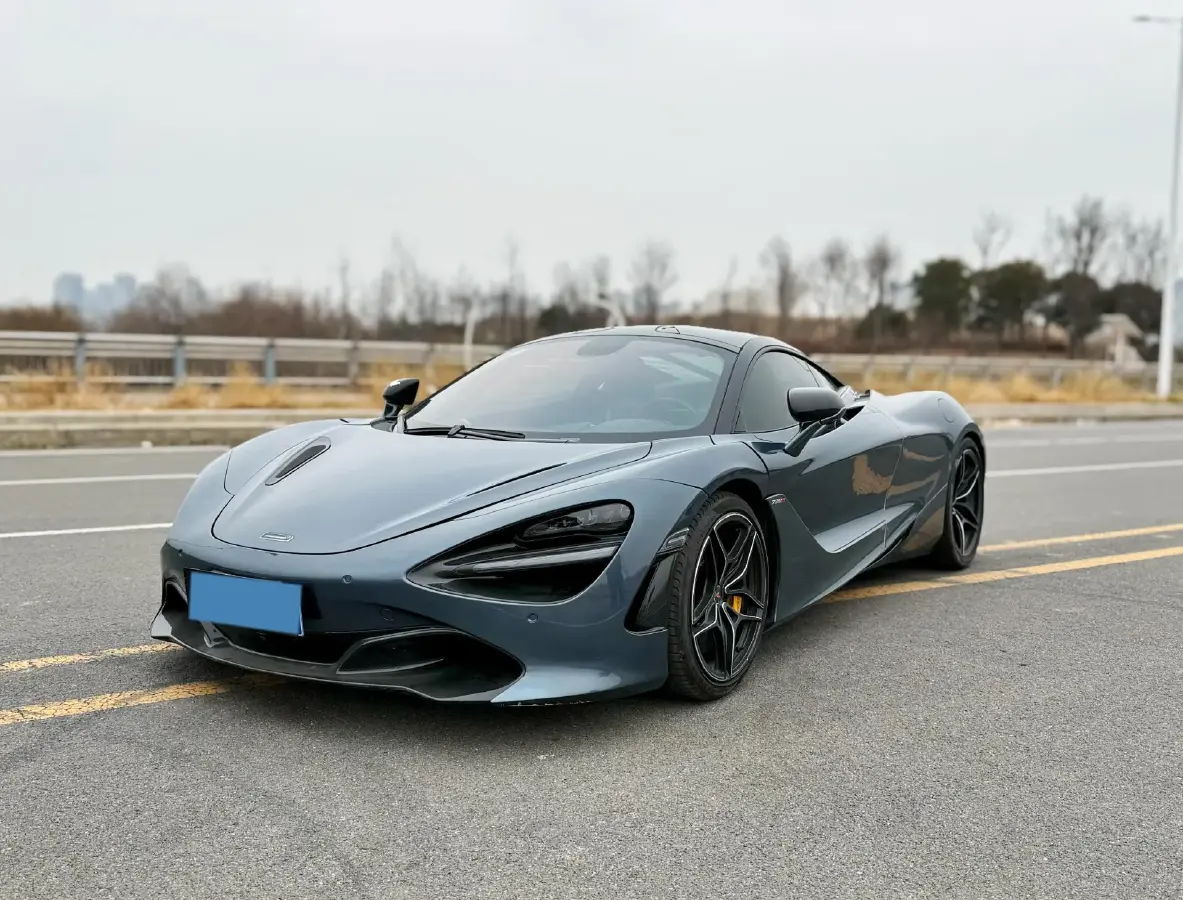 2017 McLaren 720S 4.0T 720HP V8 7DCT