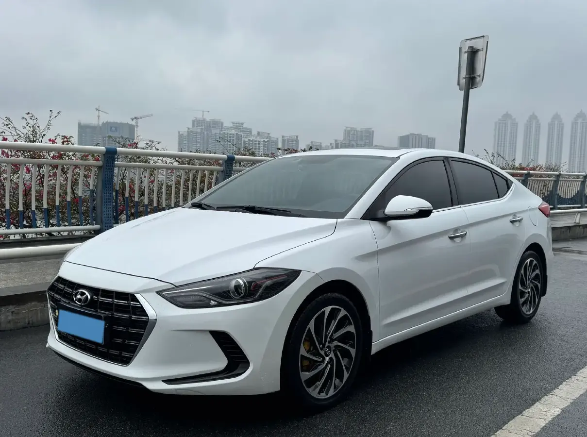 2019 Hyundai Elantra 1.4T 130HP L4 7DCT