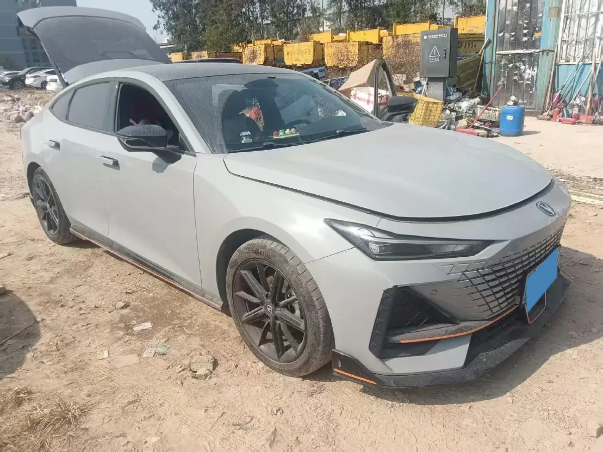 2022 ChangAn UNI-V 1.5T 188HP L4 7DCT,autocango,china used car exporter,china ev exporter,chinese used car exporter,chinese used ev exporter
