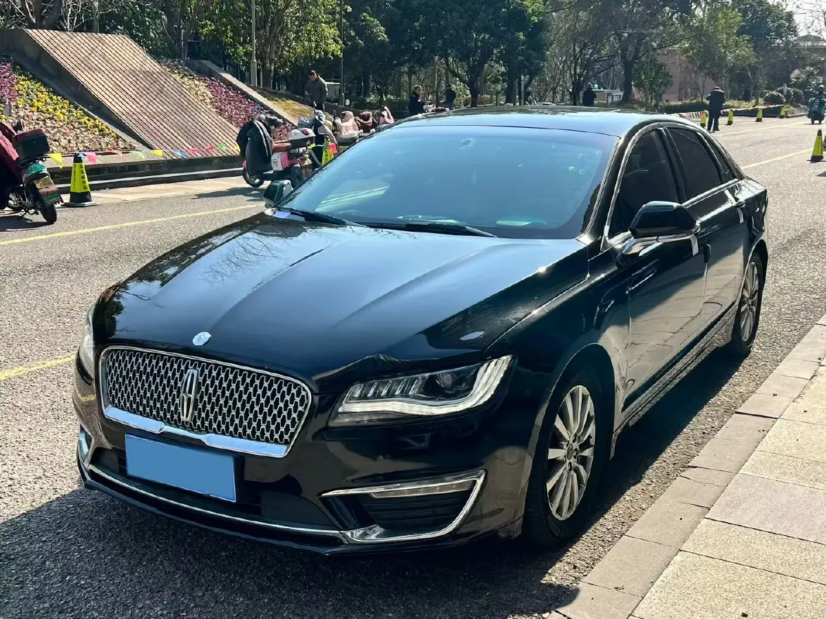 2019 Lincoln MKZ 2.0T 203HP L4 6AT