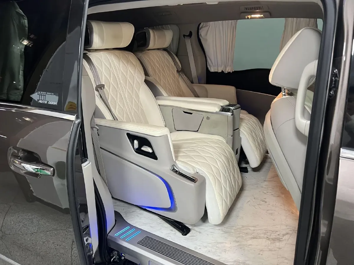 2021 Buick GL8 2.0T 237HP L4 9AT,autocango,china used car exporter,china ev exporter,chinese used car exporter,chinese used ev exporter