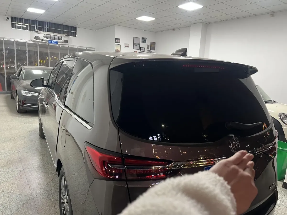 2021 Buick GL8 2.0T 237HP L4 9AT,autocango,china used car exporter,china ev exporter,chinese used car exporter,chinese used ev exporter