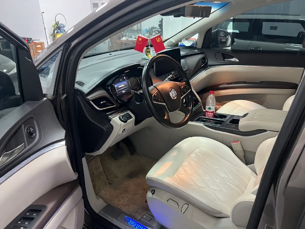 2021 Buick GL8 2.0T 237HP L4 9AT,autocango,china used car exporter,china ev exporter,chinese used car exporter,chinese used ev exporter