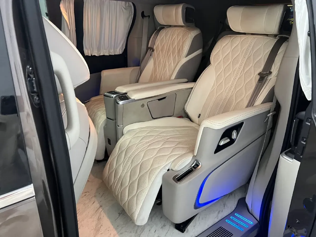 2021 Buick GL8 2.0T 237HP L4 9AT,autocango,china used car exporter,china ev exporter,chinese used car exporter,chinese used ev exporter