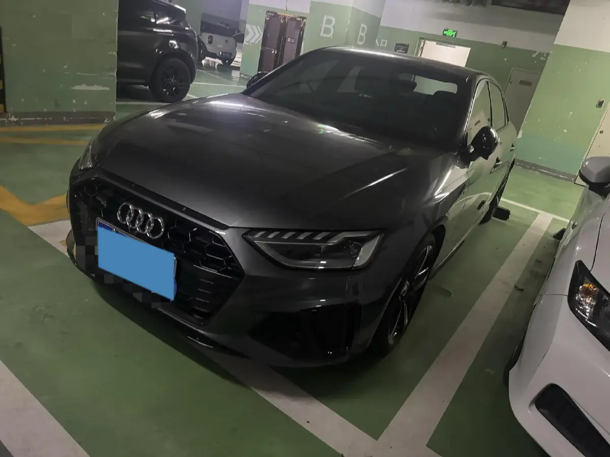 2022 Audi A4L 2.0T 252HP L4 7DCT