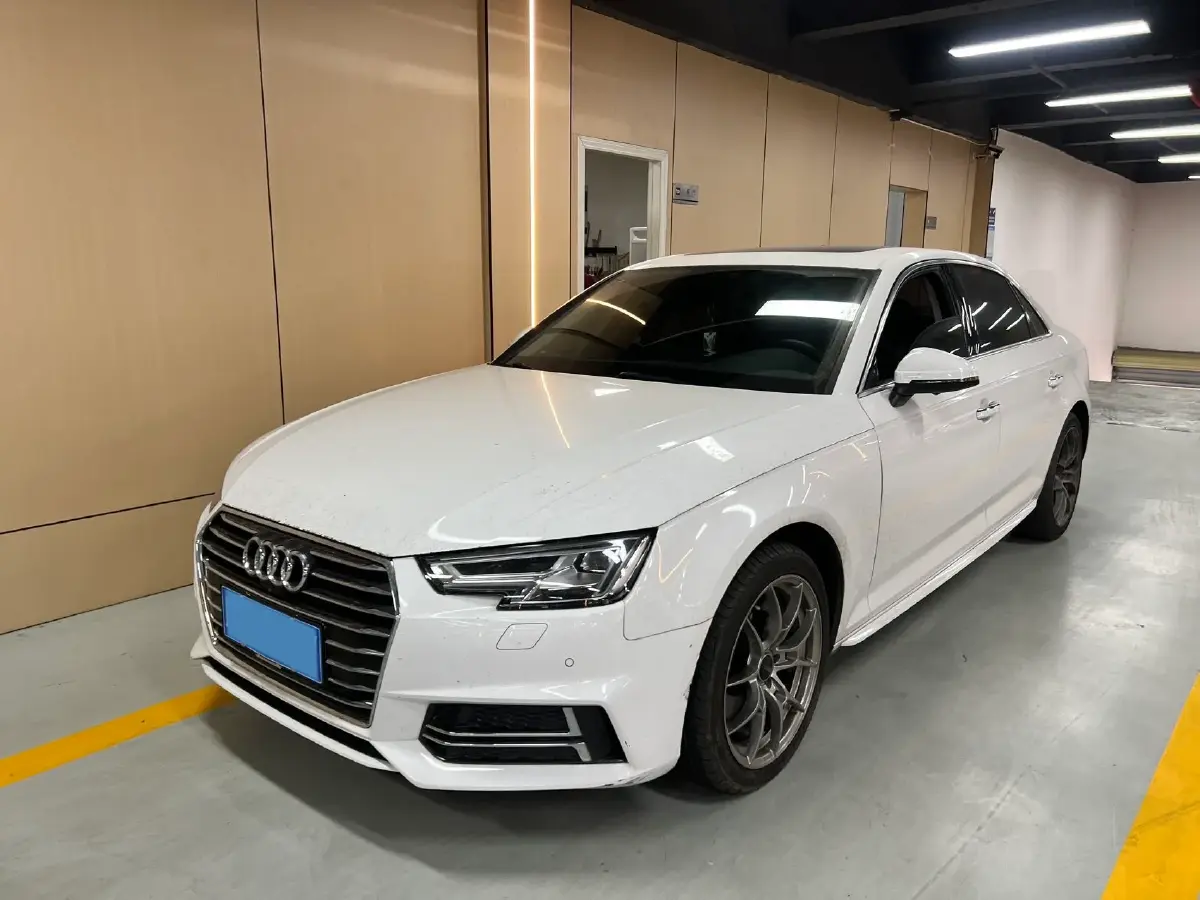 2019 Audi A4L 2.0T 190HP L4 7DCT