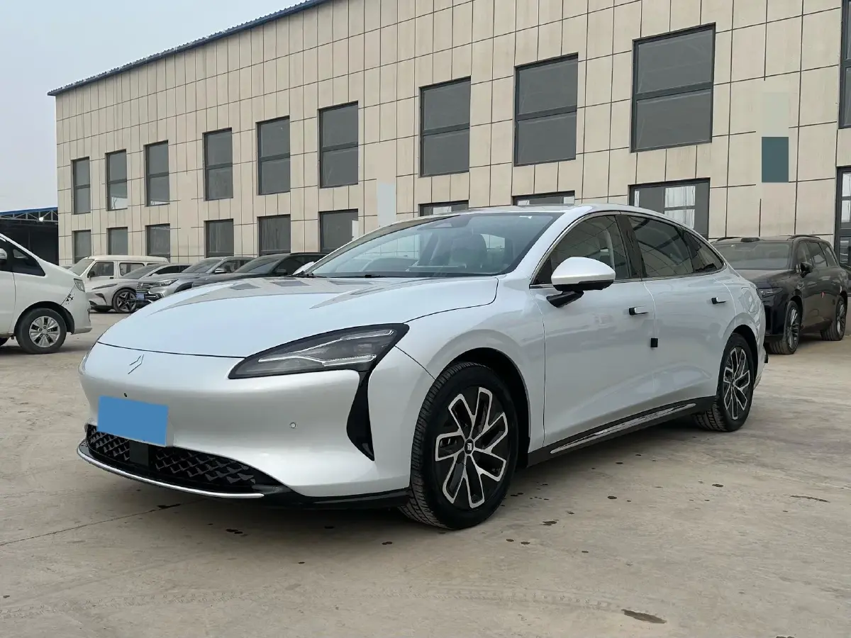 2025 BaoJun XiangJing BEV