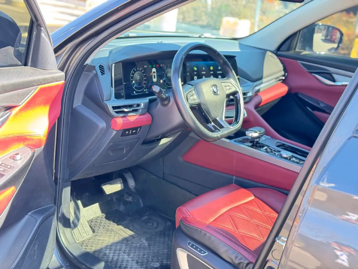 2022 ChangAn CS75 Plus 2.0T 233HP L4 8AT,autocango,china used car exporter,china ev exporter,chinese used car exporter,chinese used ev exporter