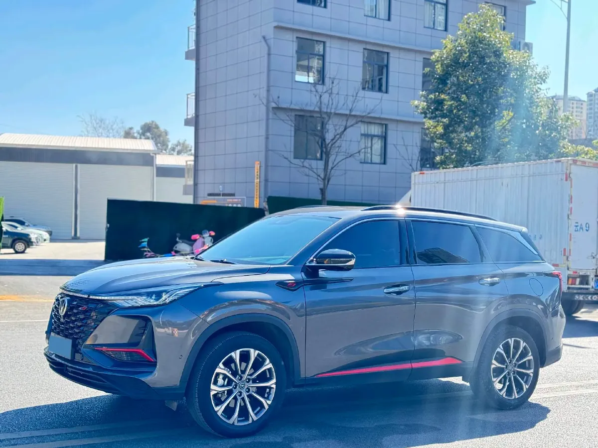 2022 ChangAn CS75 Plus 2.0T 233HP L4 8AT,autocango,china used car exporter,china ev exporter,chinese used car exporter,chinese used ev exporter