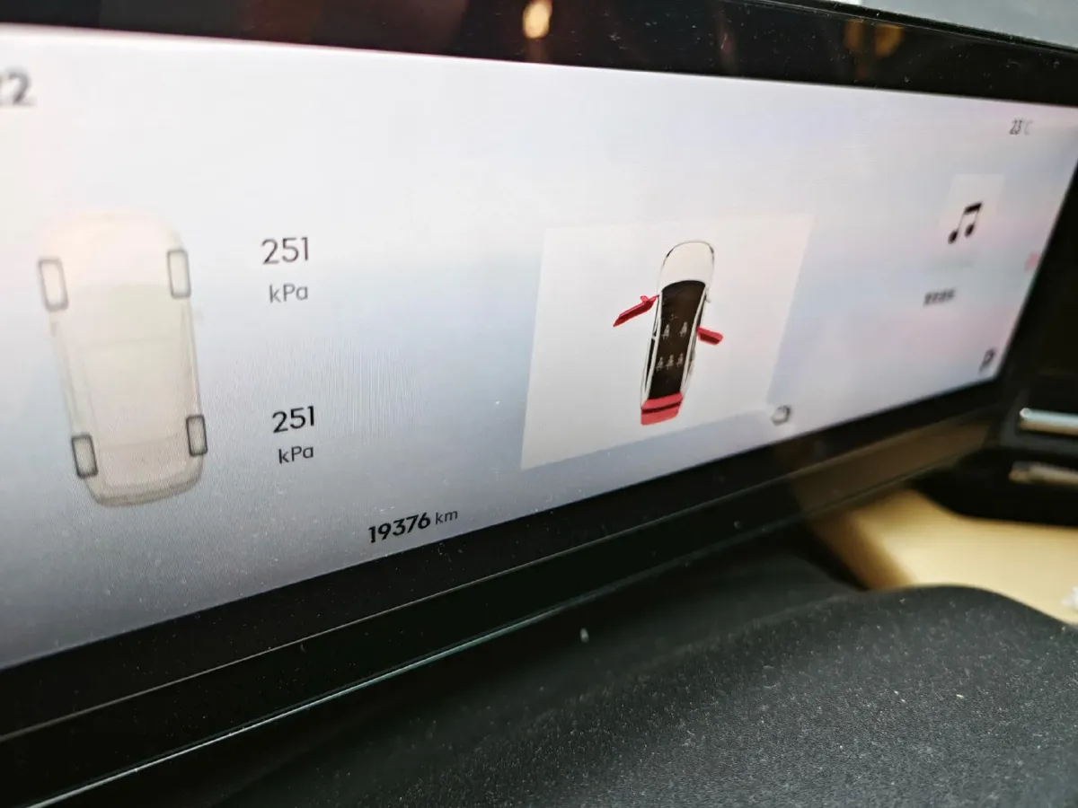 2024 Geely Galaxy L6 1.5T 163HP L4 3DHT PHEV,autocango,china used car exporter,china ev exporter,chinese used car exporter,chinese used ev exporter