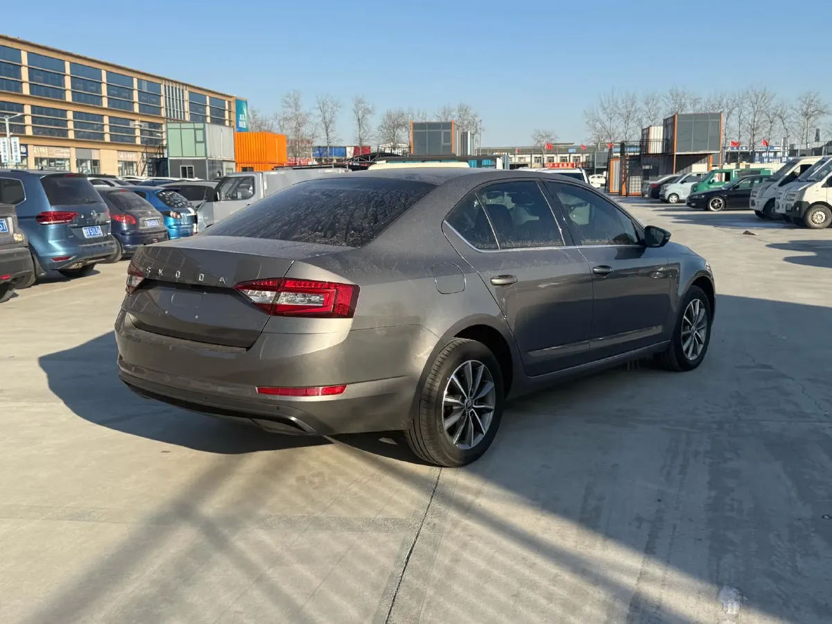 2021 Skoda Octavia 1.5L 113HP L4 6AT,autocango,china used car exporter,china ev exporter,chinese used car exporter,chinese used ev exporter