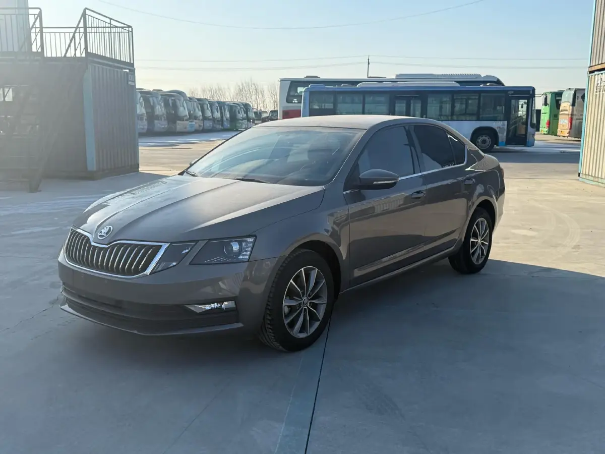 2021 Skoda Octavia 1.5L 113HP L4 6AT