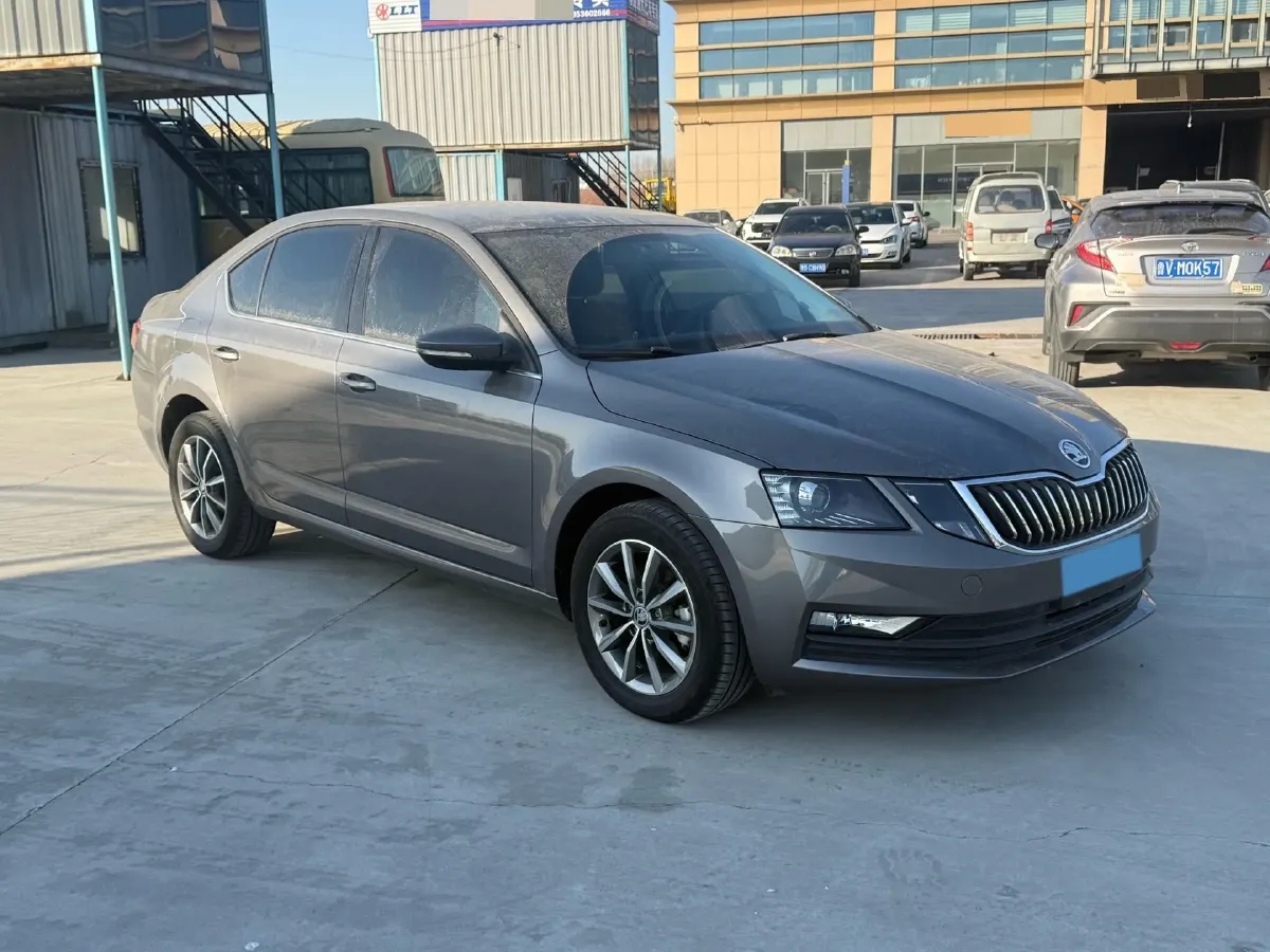 2021 Skoda Octavia 1.5L 113HP L4 6AT,autocango,china used car exporter,china ev exporter,chinese used car exporter,chinese used ev exporter