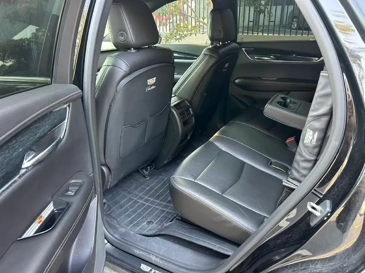 2021 Cadillac XT5 2.0T 237HP L4 9AT,autocango,china used car exporter,china ev exporter,chinese used car exporter,chinese used ev exporter