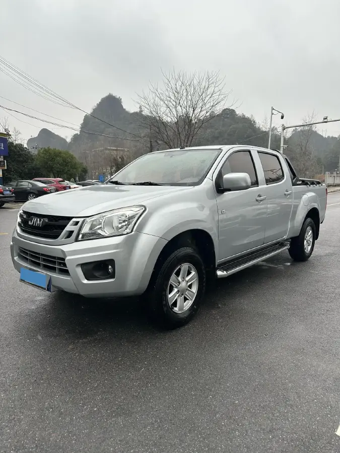 2018 Isuzu RE-MAX Jim 2.8T 116HP L4 5MT
