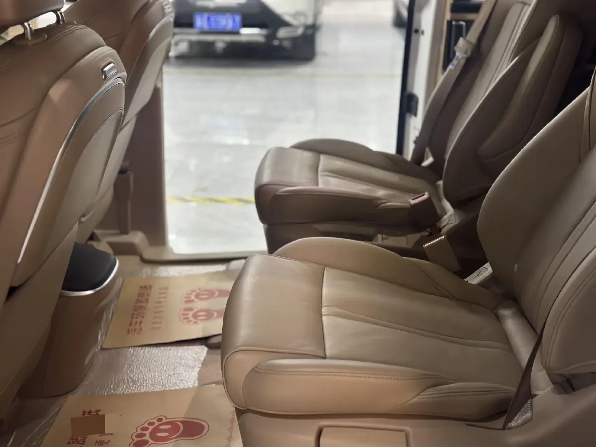 2021 Buick GL8 2.0T 237HP L4 9AT,autocango,china used car exporter,china ev exporter,chinese used car exporter,chinese used ev exporter