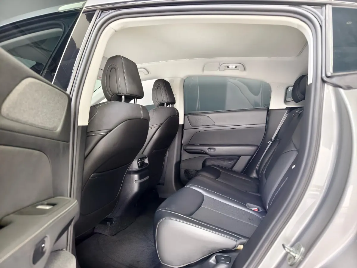 2023 Xpeng G6 BEV 87.5KWH,autocango,china used car exporter,china ev exporter,chinese used car exporter,chinese used ev exporter