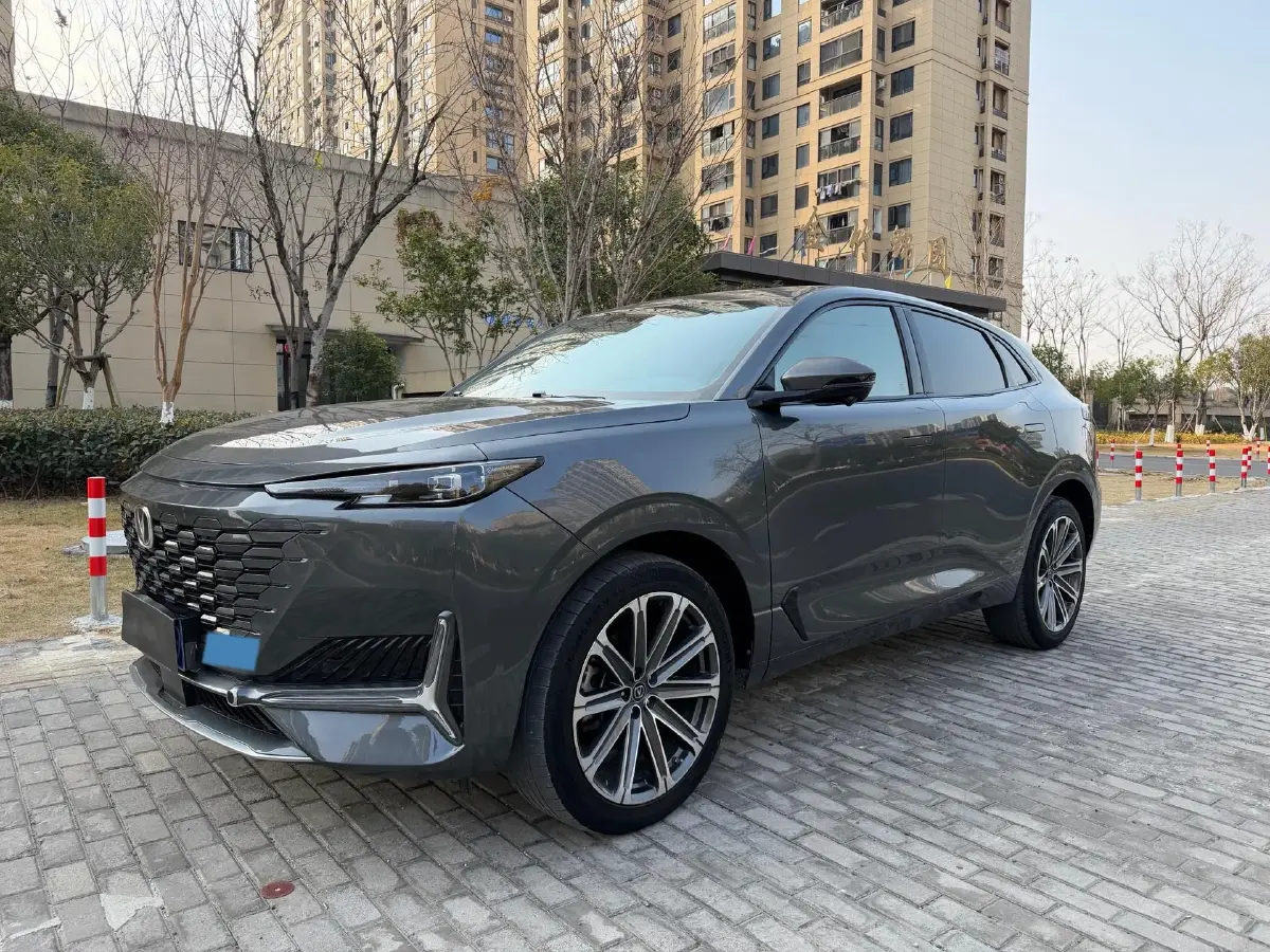 2021 ChangAn UNI-K 2.0T 233HP L4 8AT