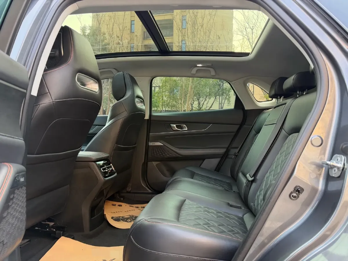 2021 ChangAn UNI-K 2.0T 233HP L4 8AT,autocango,china used car exporter,china ev exporter,chinese used car exporter,chinese used ev exporter