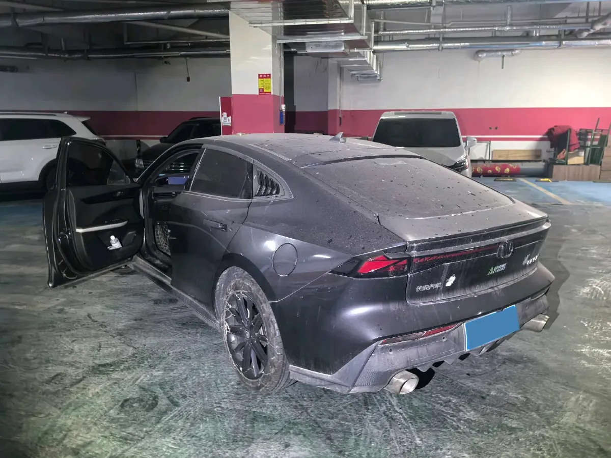 2023 ChangAn UNI-V 1.5T 188HP L4 7DCT,autocango,china used car exporter,china ev exporter,chinese used car exporter,chinese used ev exporter