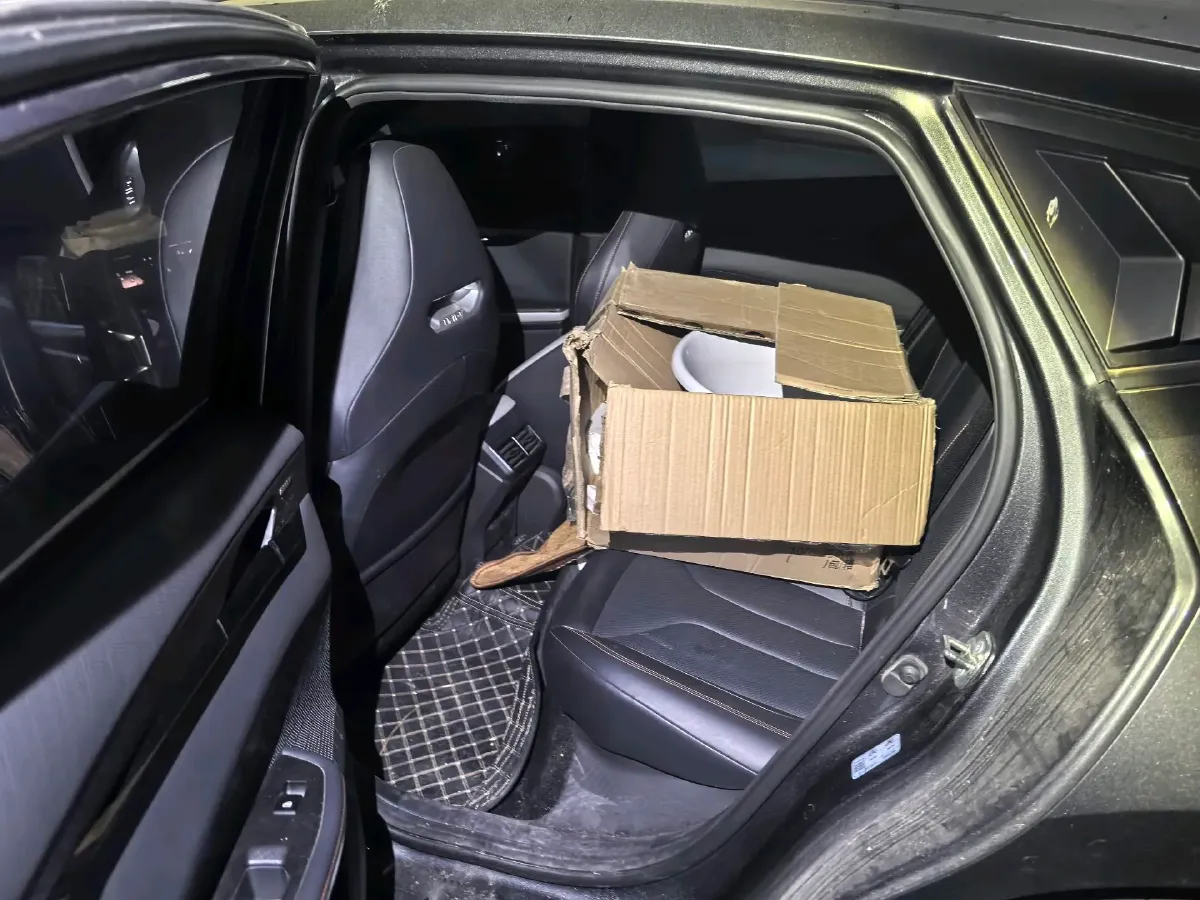 2023 ChangAn UNI-V 1.5T 188HP L4 7DCT,autocango,china used car exporter,china ev exporter,chinese used car exporter,chinese used ev exporter