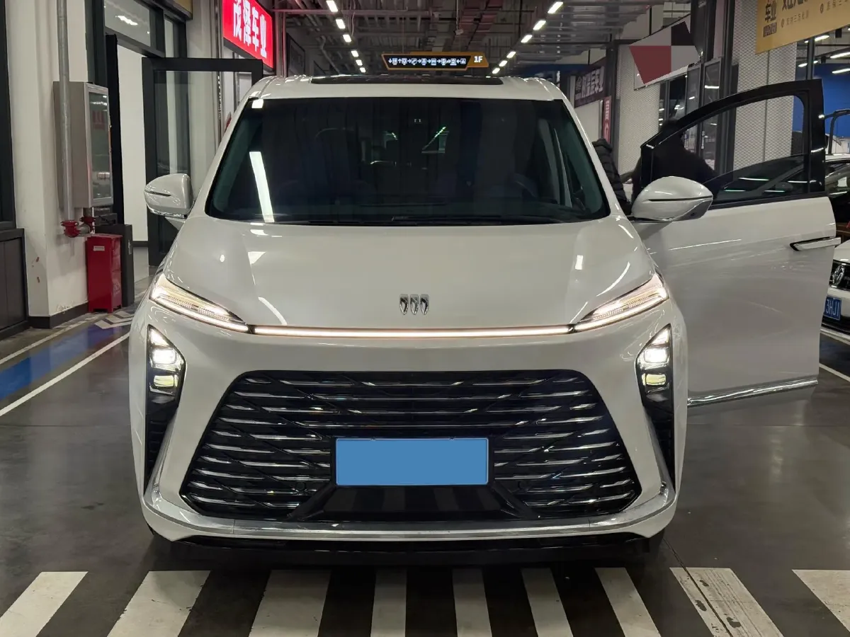 2025 Buick GL8 2.0T 237HP L4 9AT,autocango,china used car exporter,china ev exporter,chinese used car exporter,chinese used ev exporter