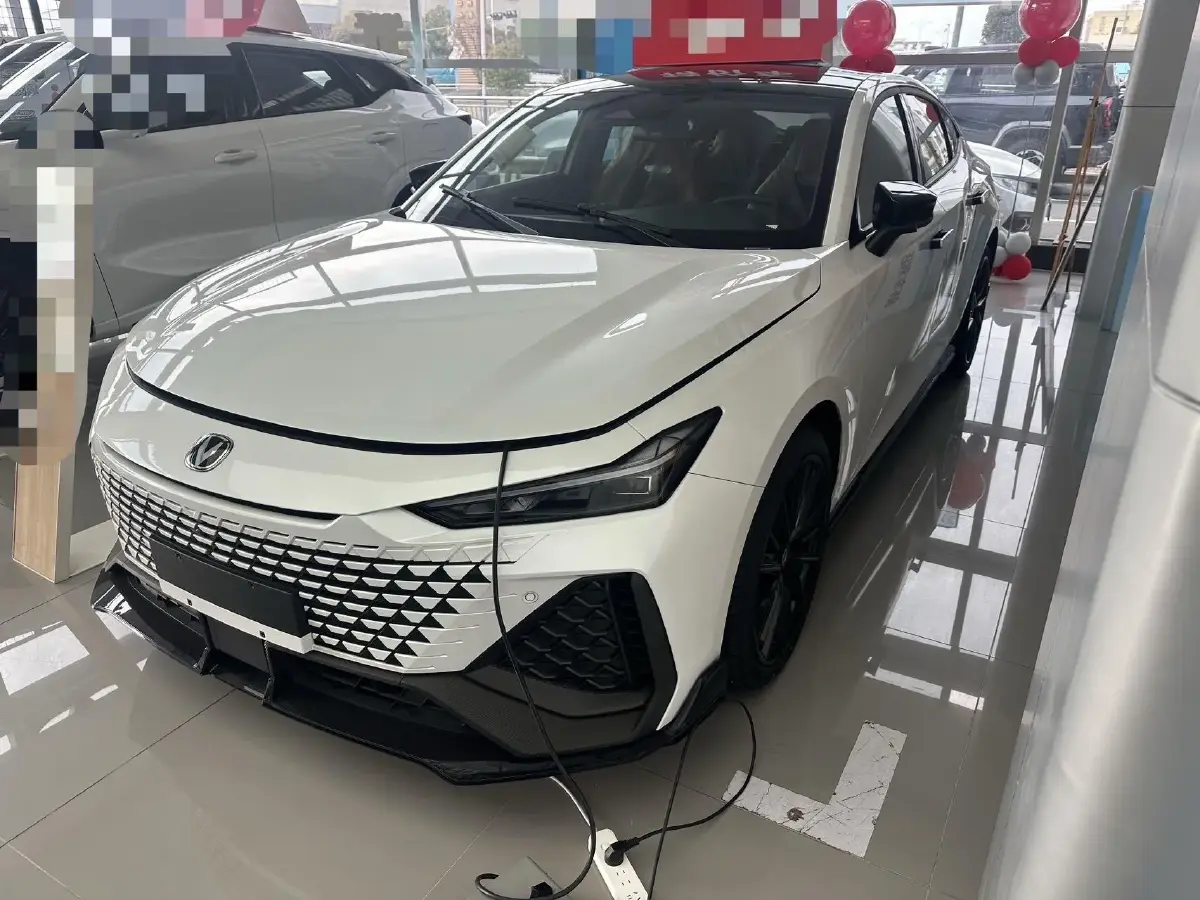 2024 ChangAn UNI-V 2.0T 233HP L4 8AT