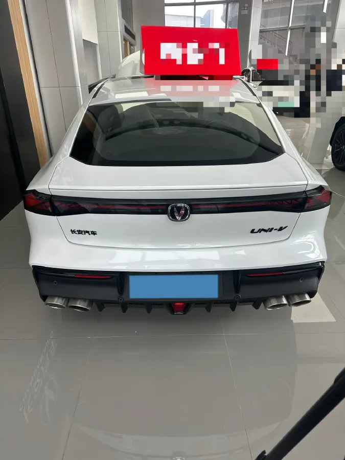 2024 ChangAn UNI-V 2.0T 233HP L4 8AT,autocango,china used car exporter,china ev exporter,chinese used car exporter,chinese used ev exporter