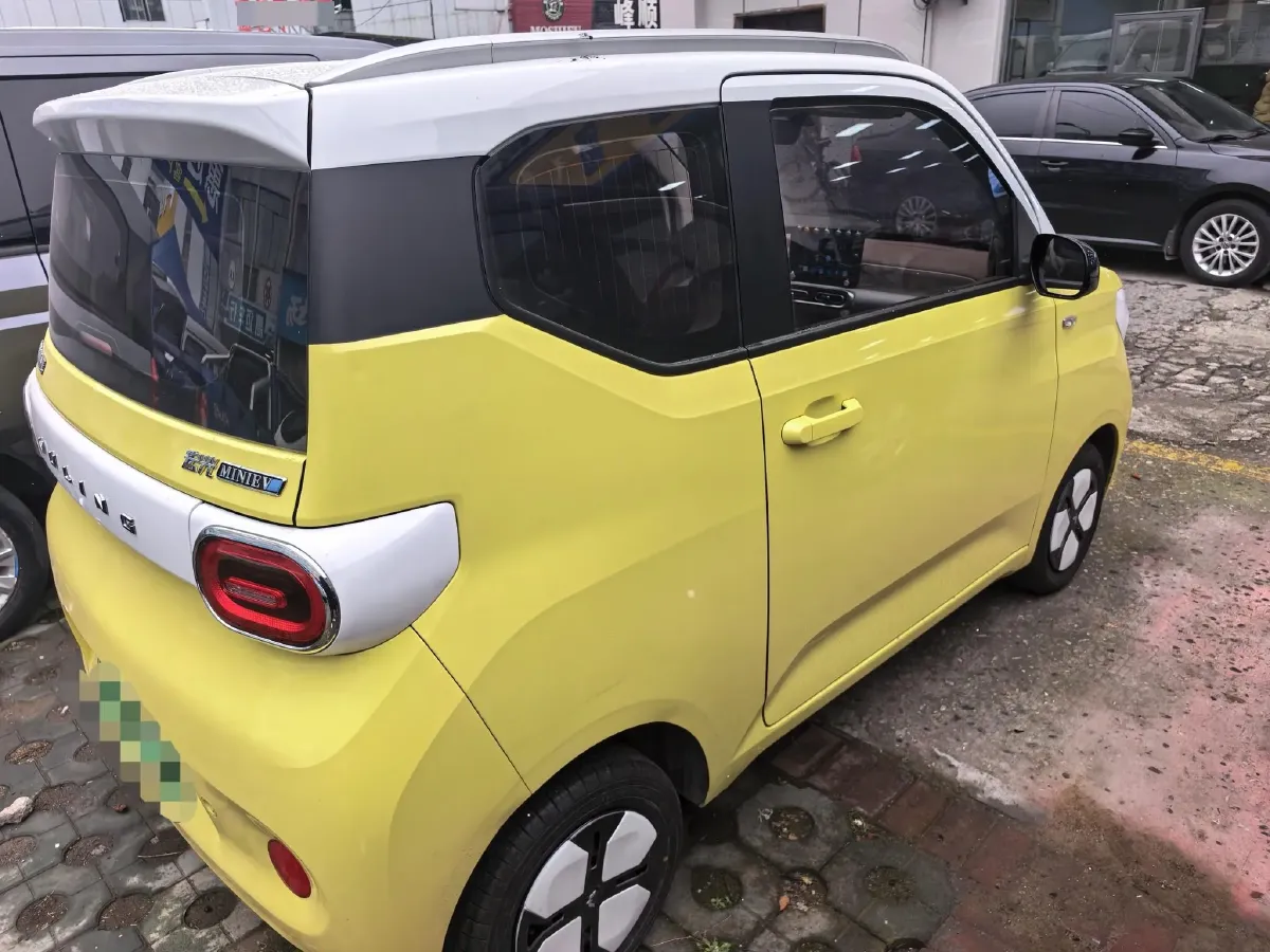 2024 WuLing HongGuang MINI EV BEV 17.3KWH,autocango,china used car exporter,china ev exporter,chinese used car exporter,chinese used ev exporter