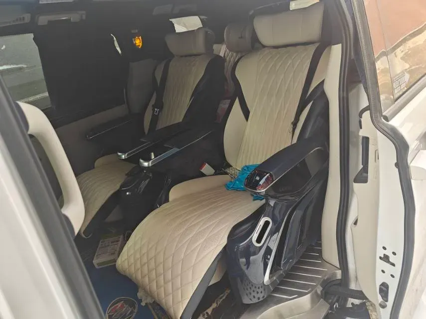 2021 Buick GL8 2.0T 237HP L4 9AT,autocango,china used car exporter,china ev exporter,chinese used car exporter,chinese used ev exporter